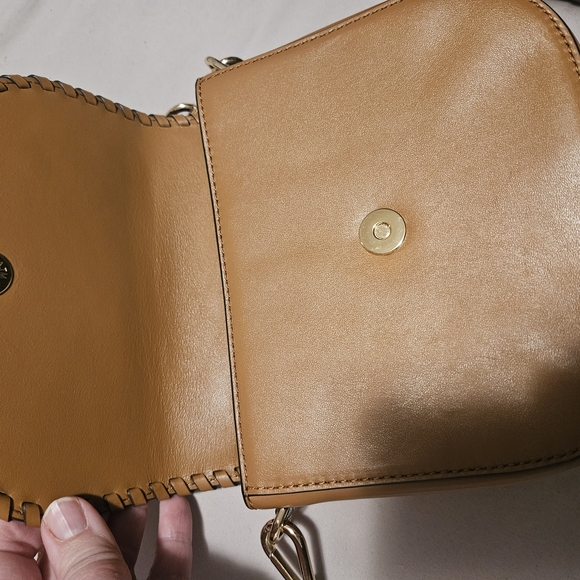 Elegant Brown Crossbody Bag with Leather Finish - Picture 7 of 8